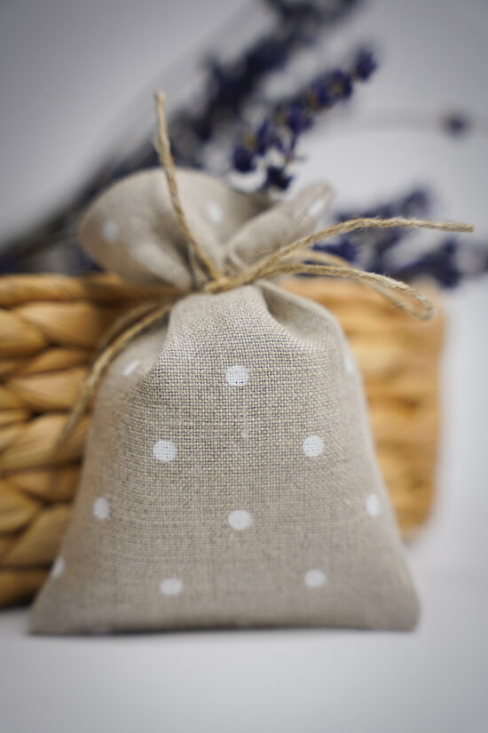 Pelēkie ar pumpiņām